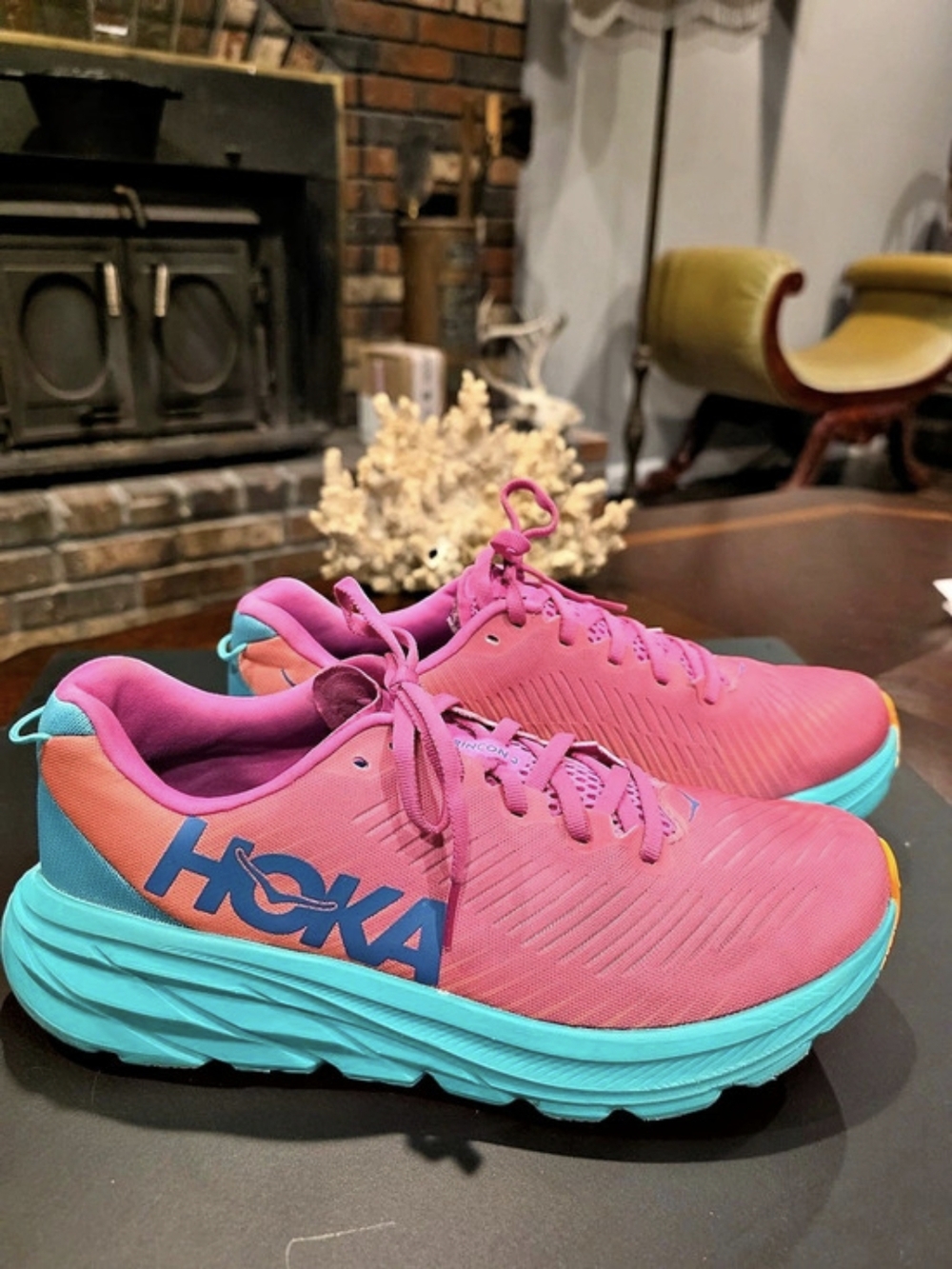 HOKA ONE Women's Athletic Shoes US 9.5B Pink & Turquoise